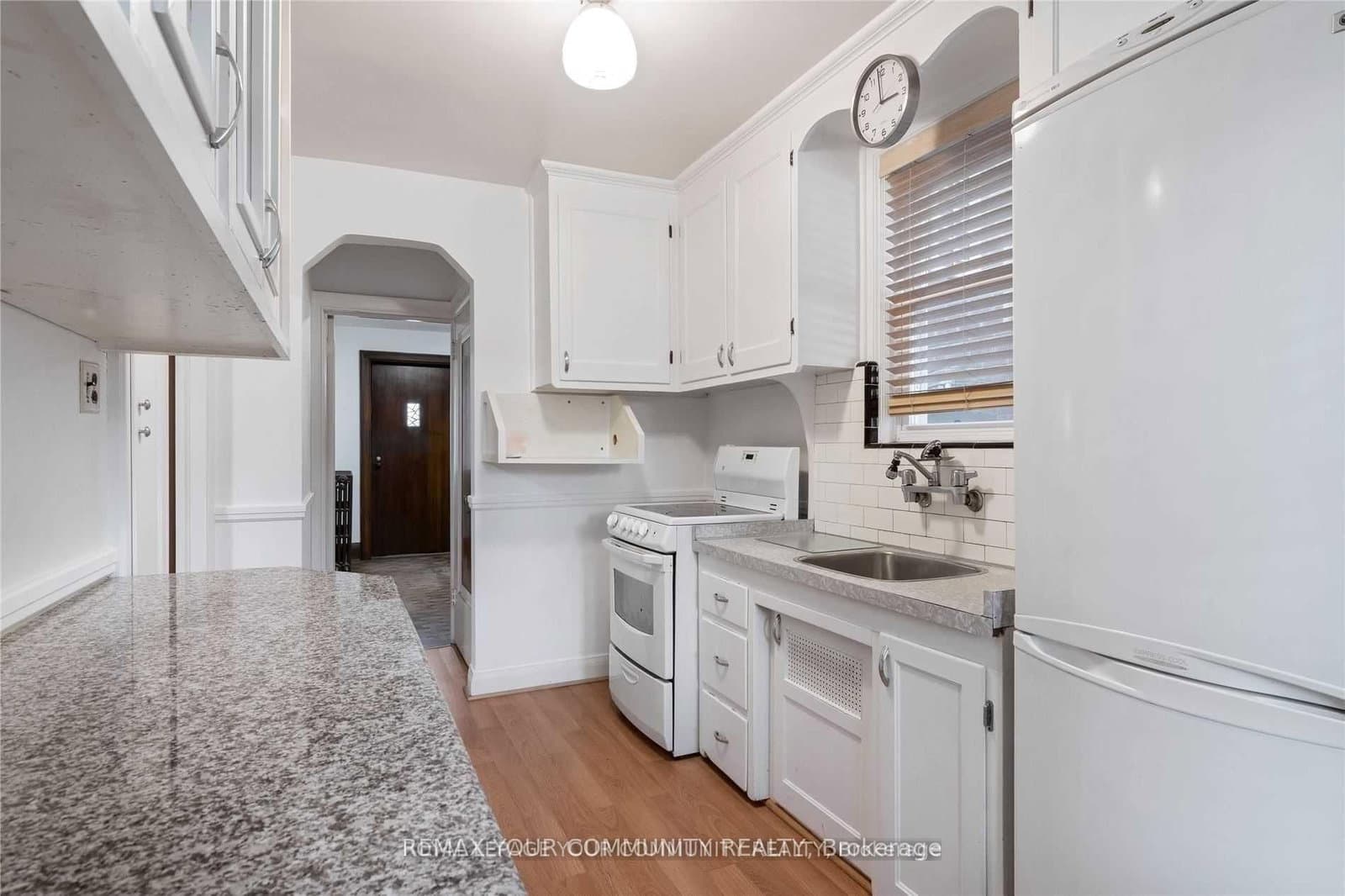 705 Hillsdale Avenue E thumbnail 12