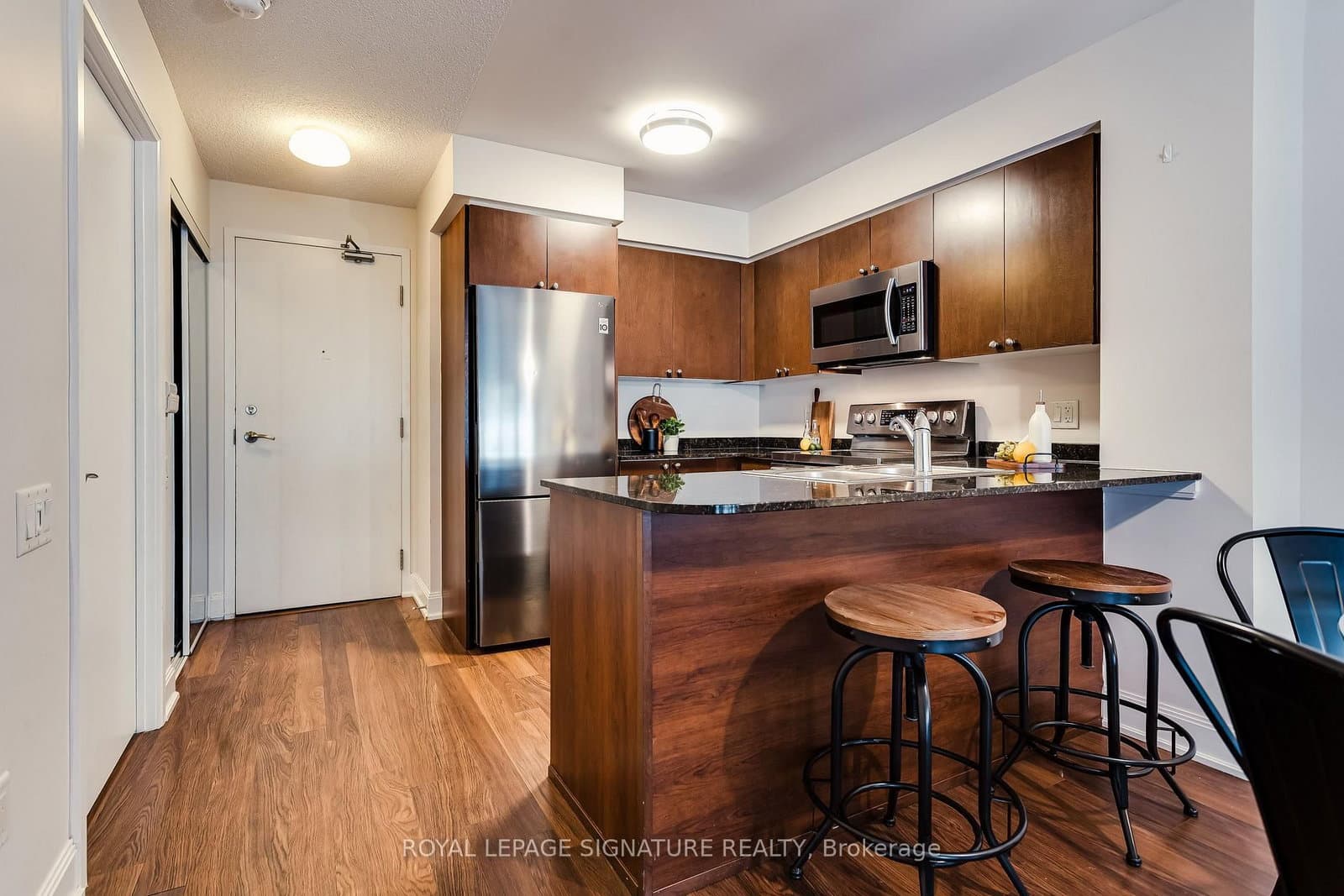 2191 Yonge Street, Unit 910 thumbnail 4