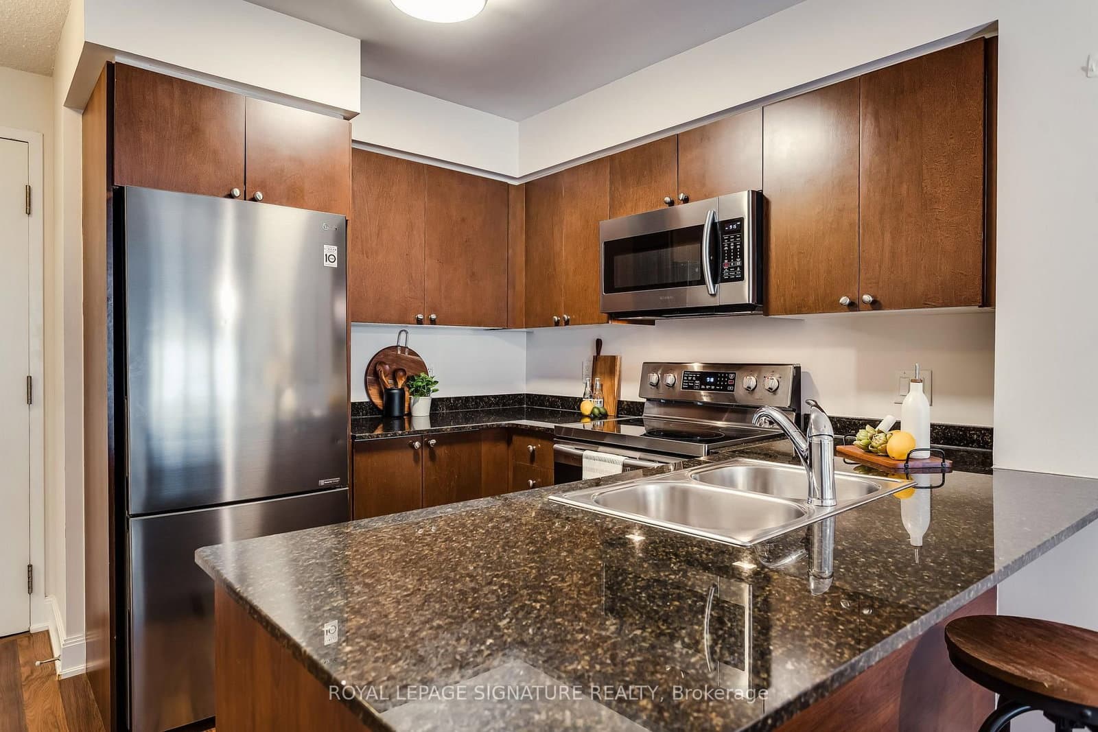 2191 Yonge Street, Unit 910 thumbnail 5