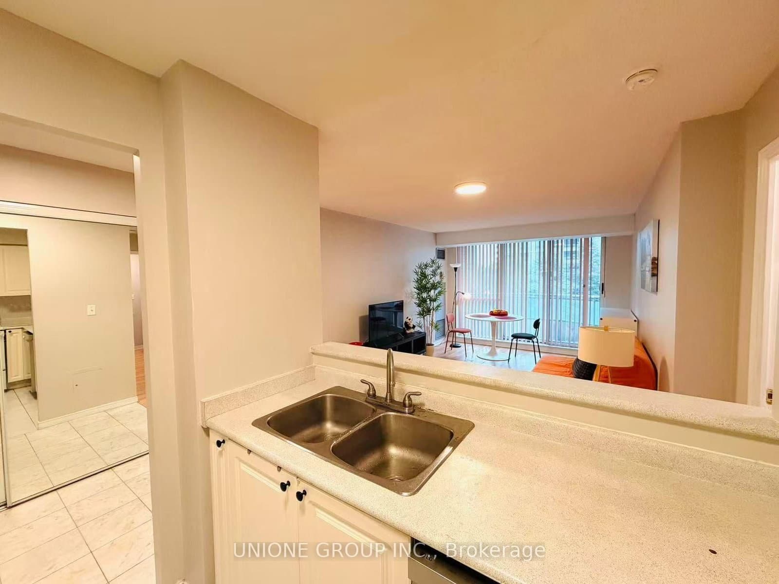 8 PEMBERTON Avenue, Unit 506 thumbnail 14
