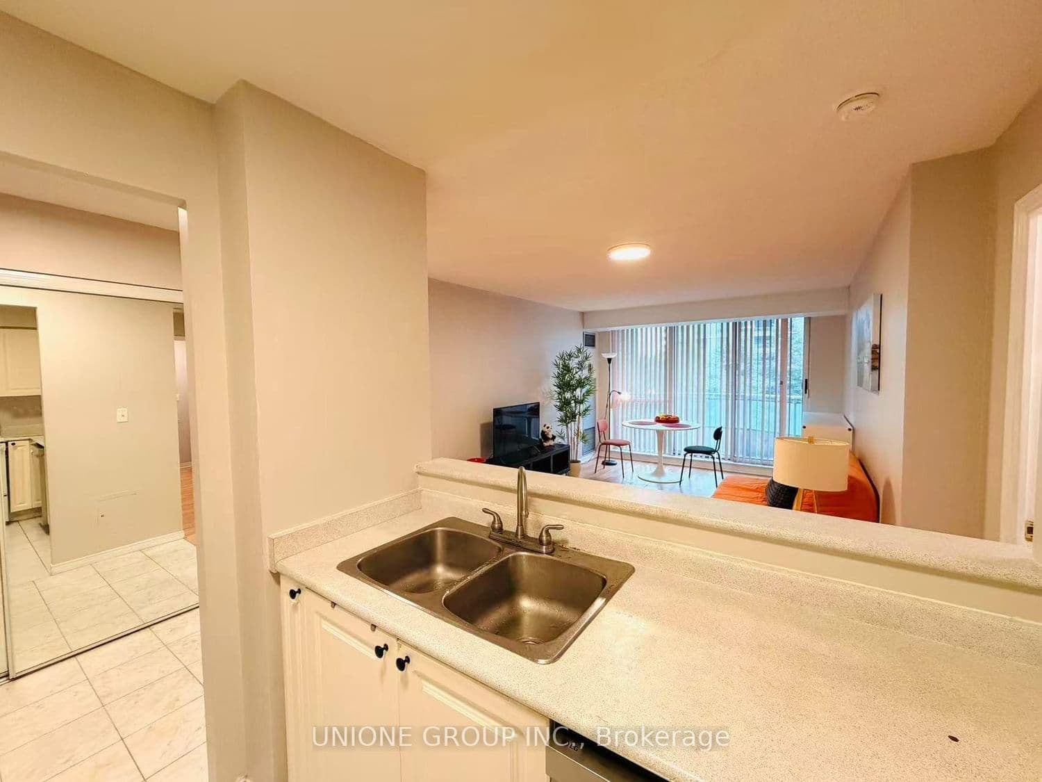 8 PEMBERTON Avenue, Unit 506 thumbnail 9
