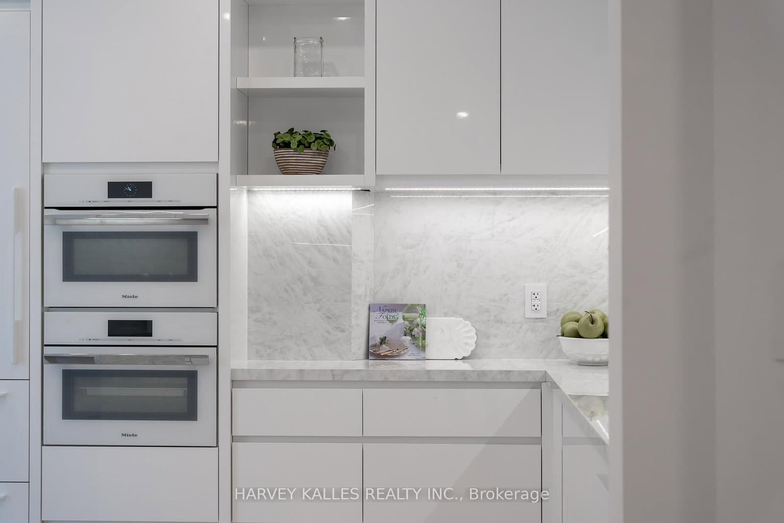 10 Bellair Street, Unit 603 thumbnail 17