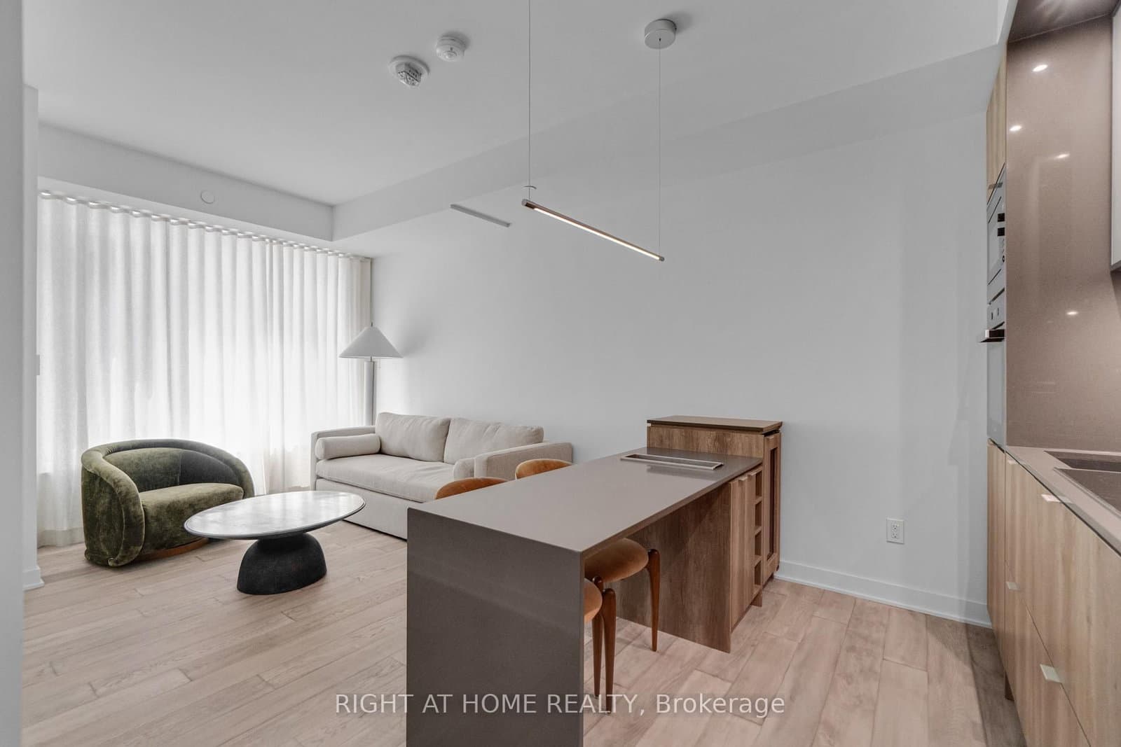 11 Yorkville Avenue, Unit 2113 thumbnail 10
