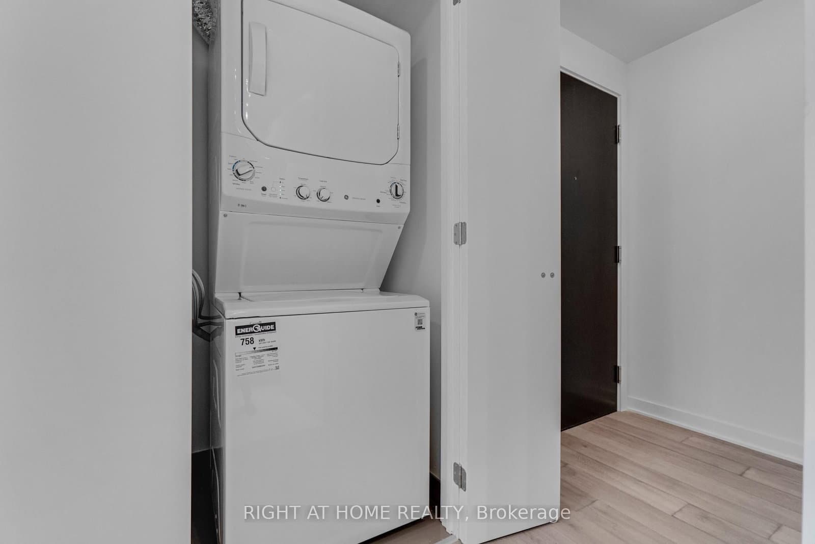 11 Yorkville Avenue, Unit 2113 thumbnail 19