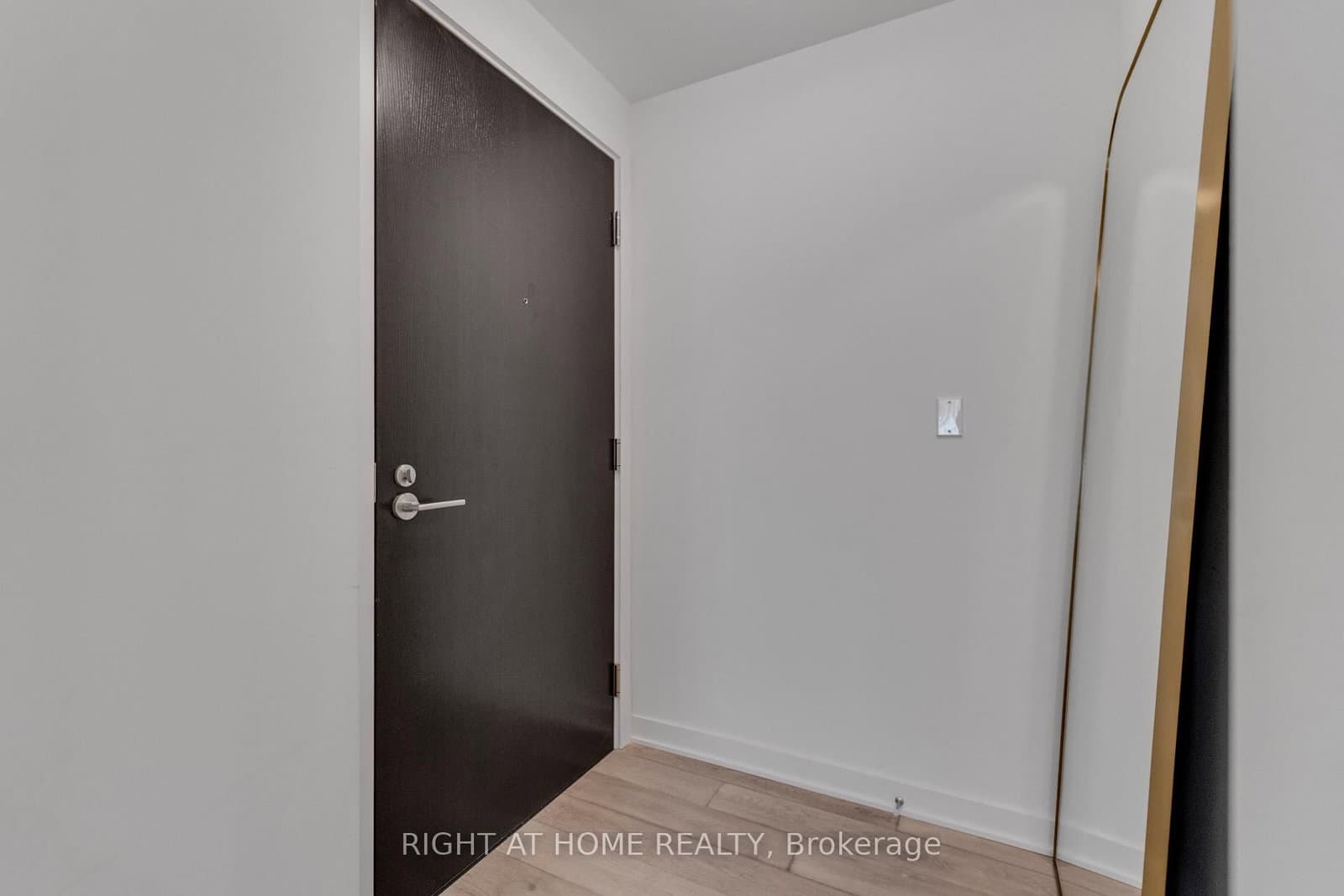 11 Yorkville Avenue, Unit 2113 thumbnail 8