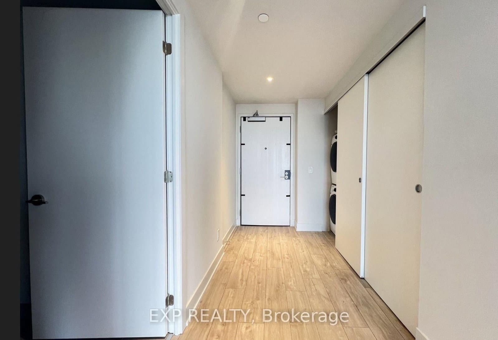 8 Cumberland Street, Unit 3707 thumbnail 3