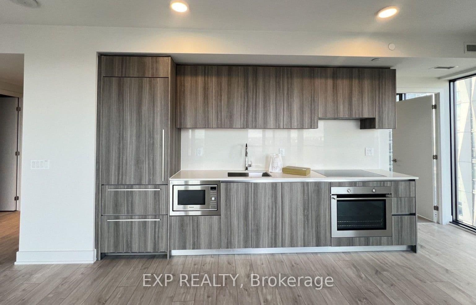 8 Cumberland Street, Unit 3707 thumbnail 5