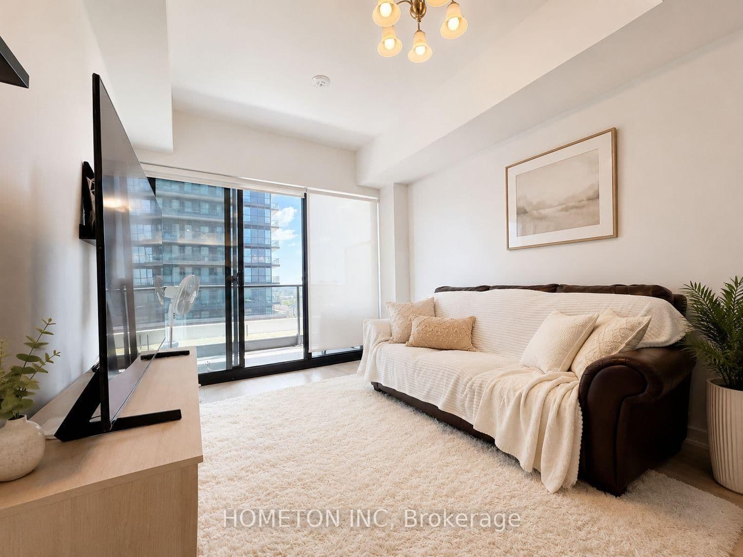 33 Frederick Todd Way, Unit 817 thumbnail 3