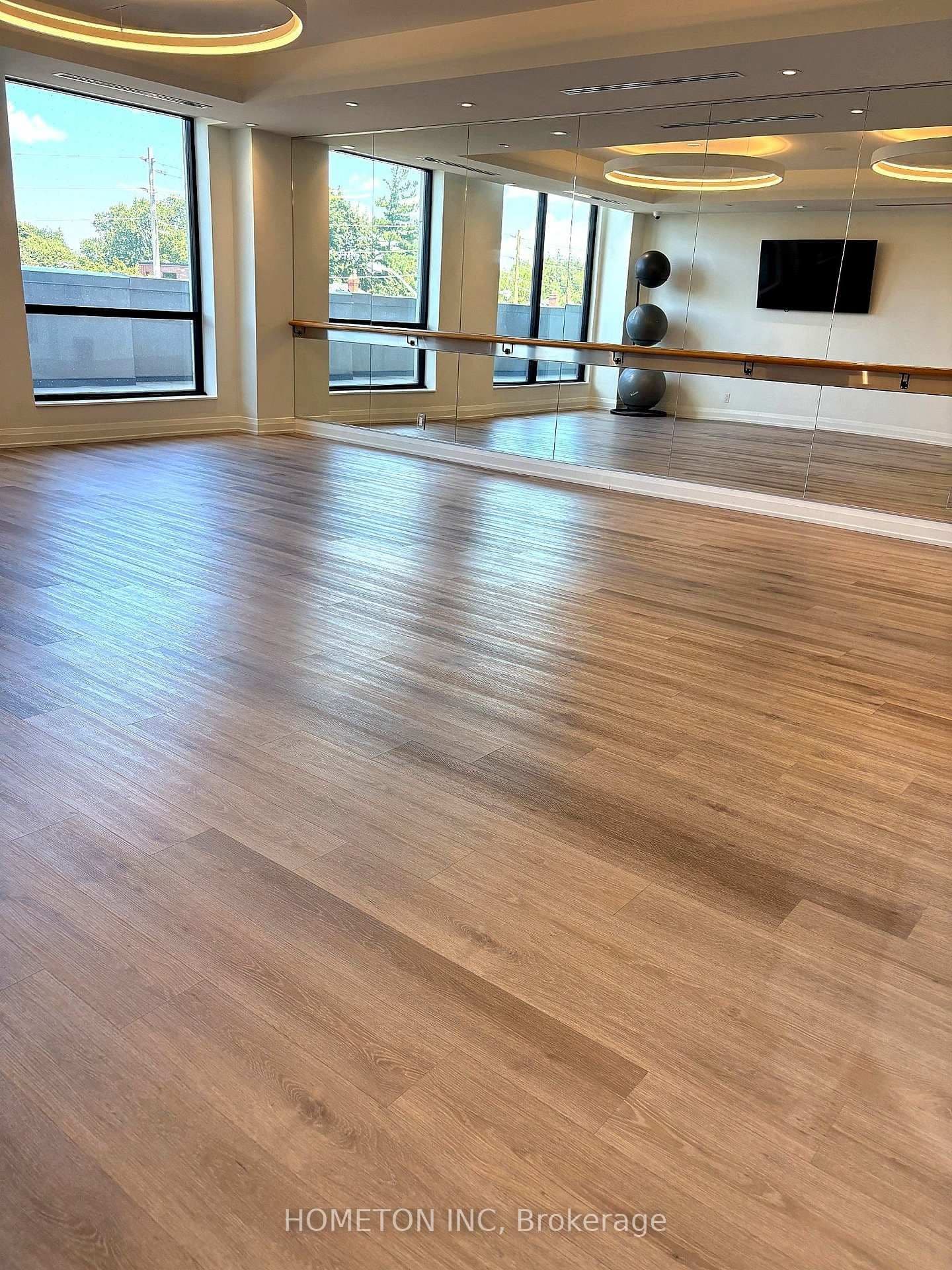 33 Frederick Todd Way, Unit 817 thumbnail 33