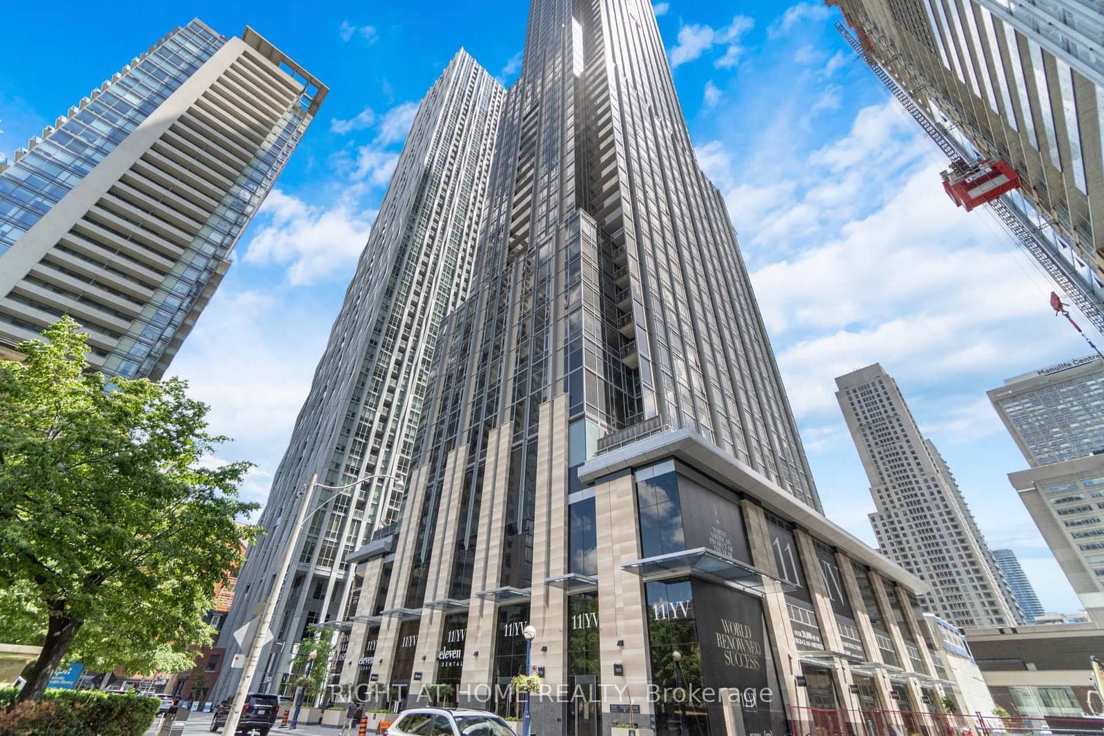 11 Yorkville Avenue, Unit 2113