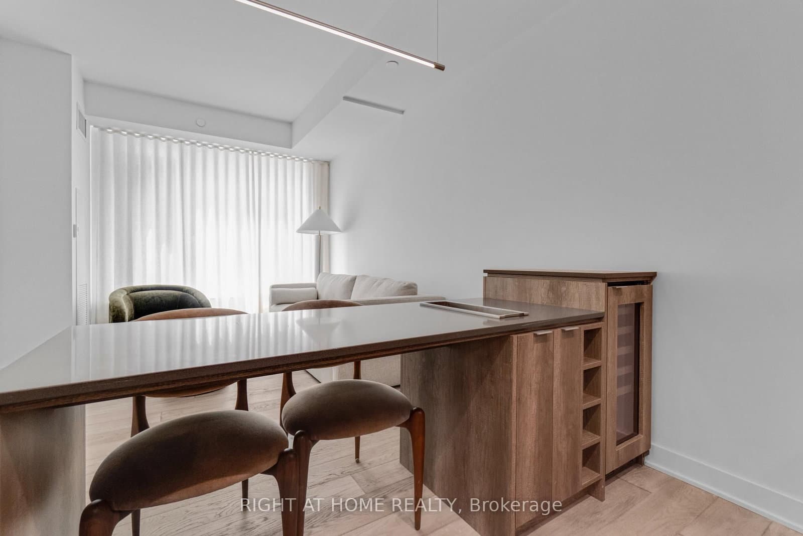 11 Yorkville Avenue, Unit 2113 thumbnail 15