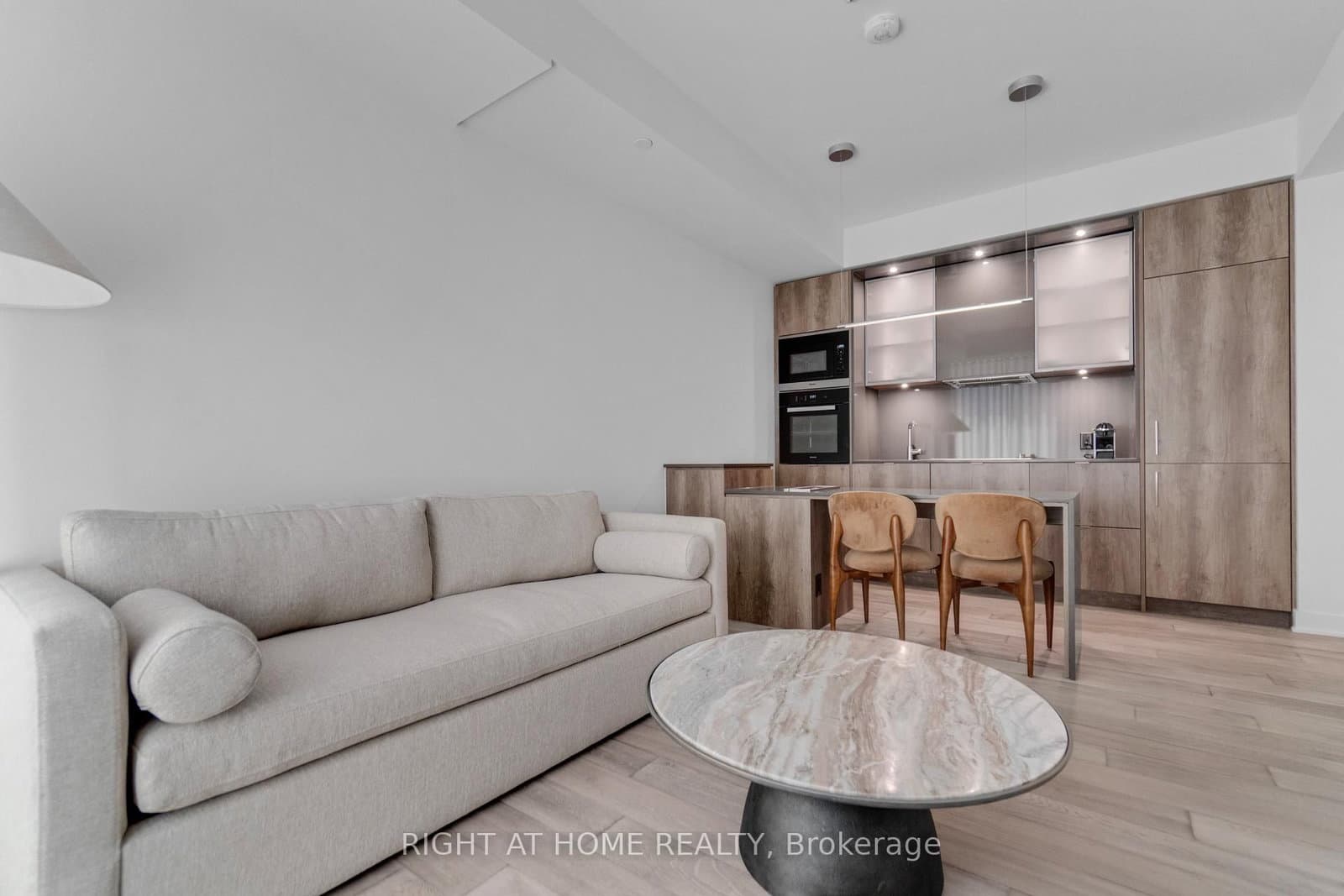 11 Yorkville Avenue, Unit 2113 thumbnail 17