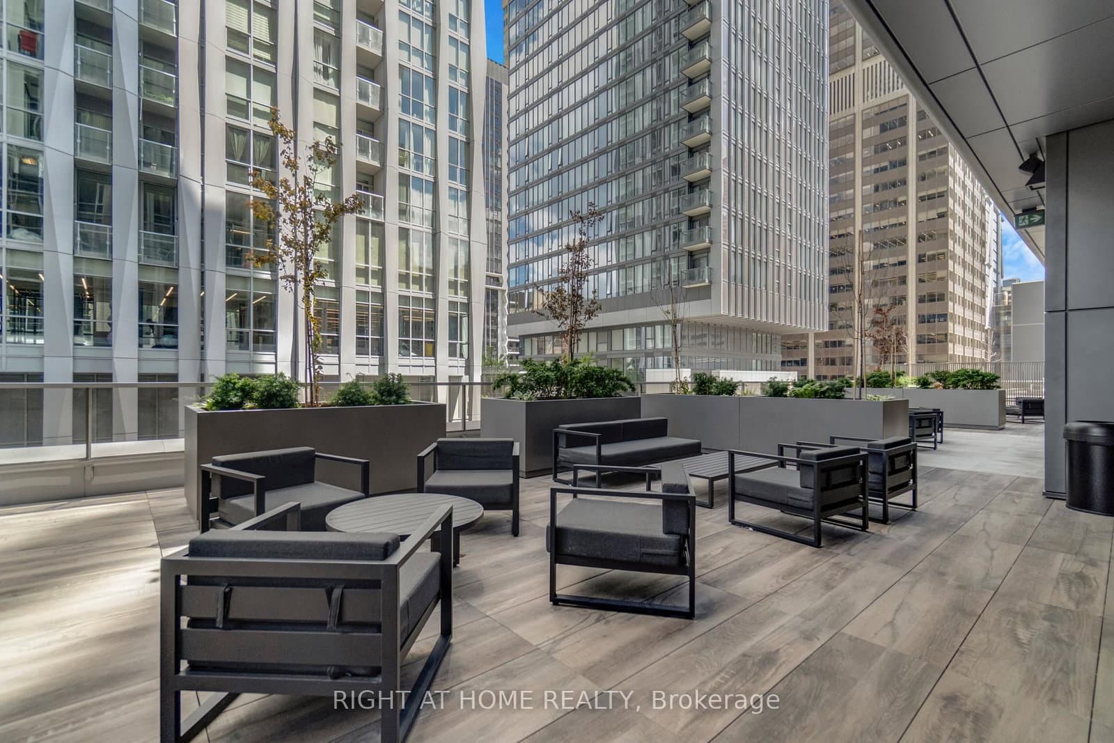 11 Yorkville Avenue, Unit 2113 thumbnail 25