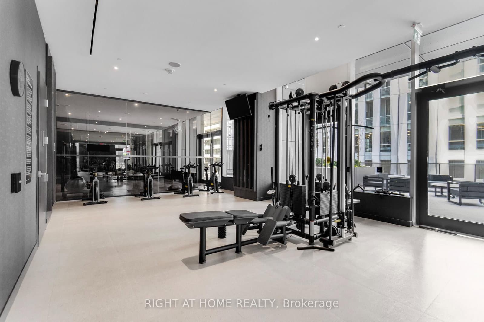 11 Yorkville Avenue, Unit 2113 thumbnail 29