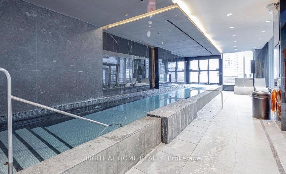 11 Yorkville Avenue, Unit 2113 thumbnail 30
