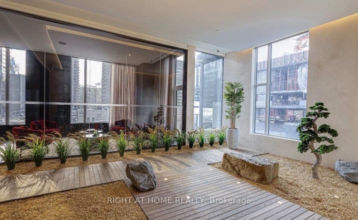 11 Yorkville Avenue, Unit 2113 thumbnail 34