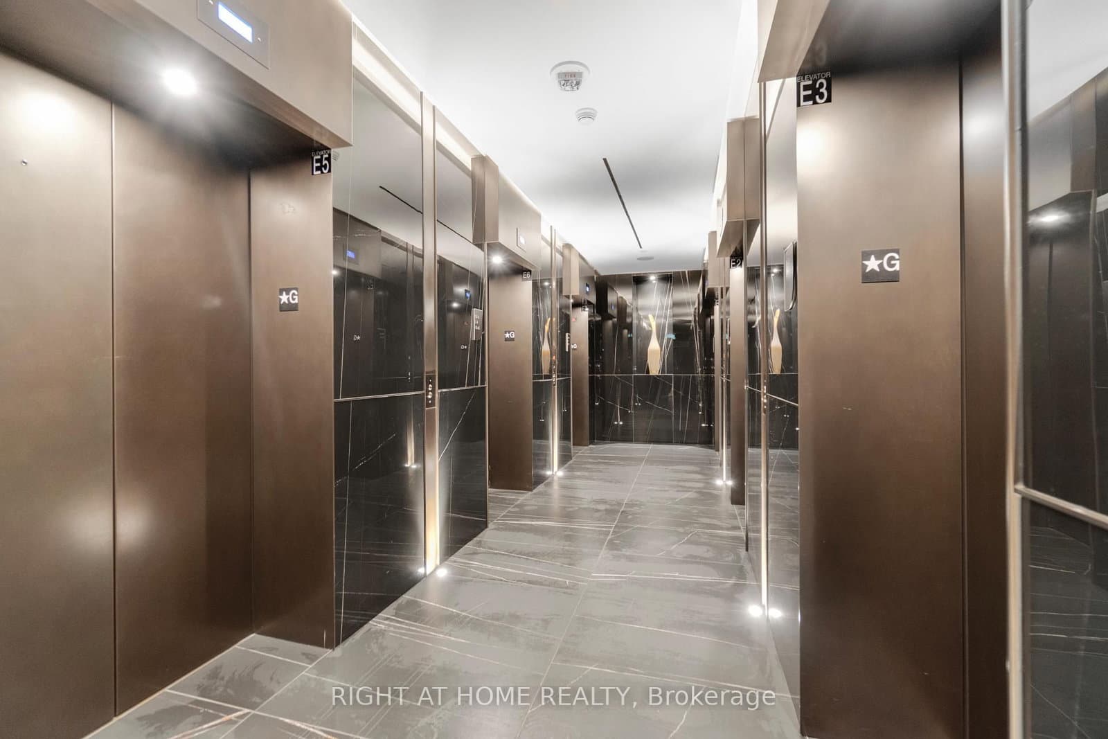 11 Yorkville Avenue, Unit 2113 thumbnail 6