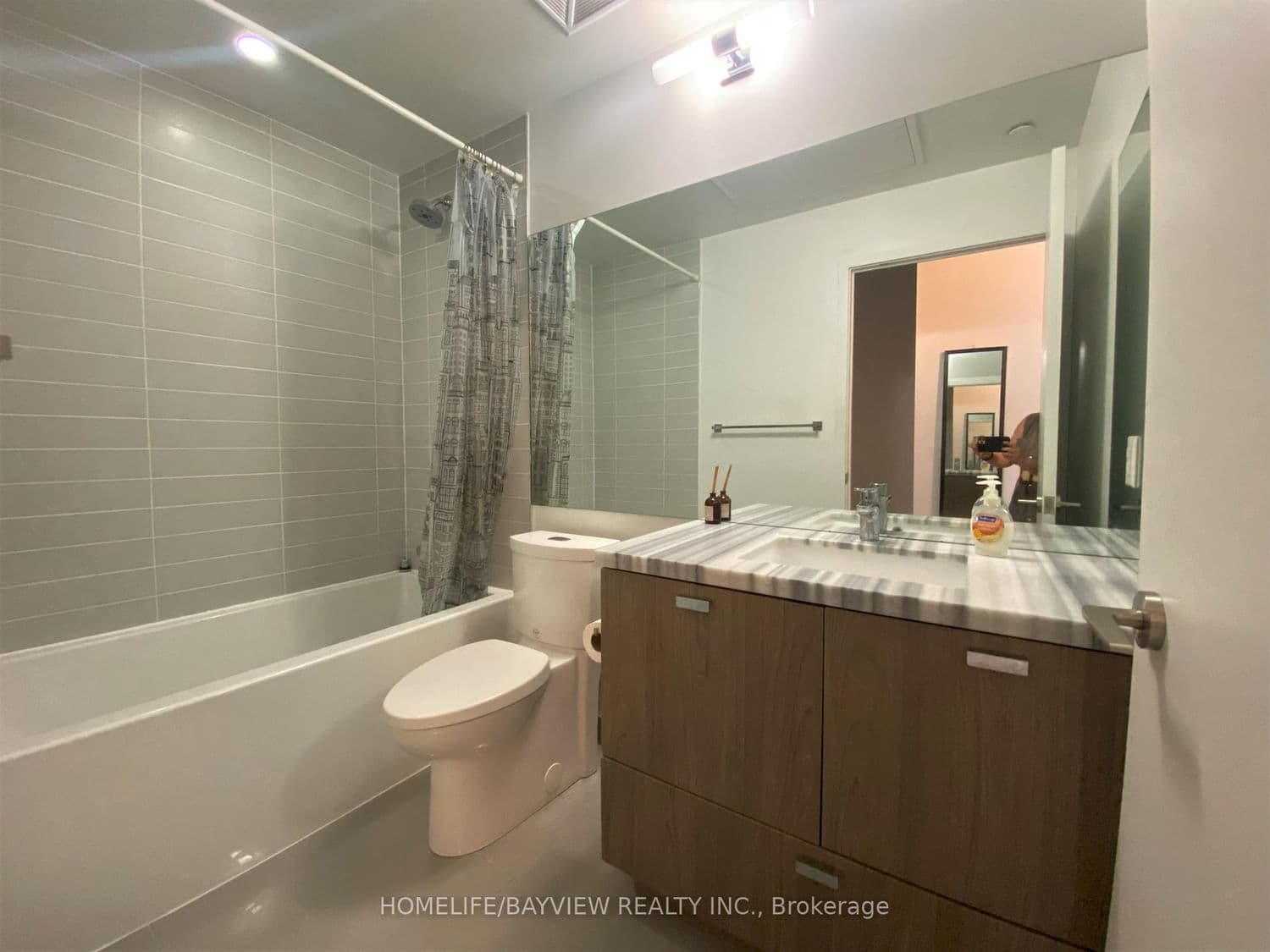 290 Adelaide Street W, Unit 3707 thumbnail 10