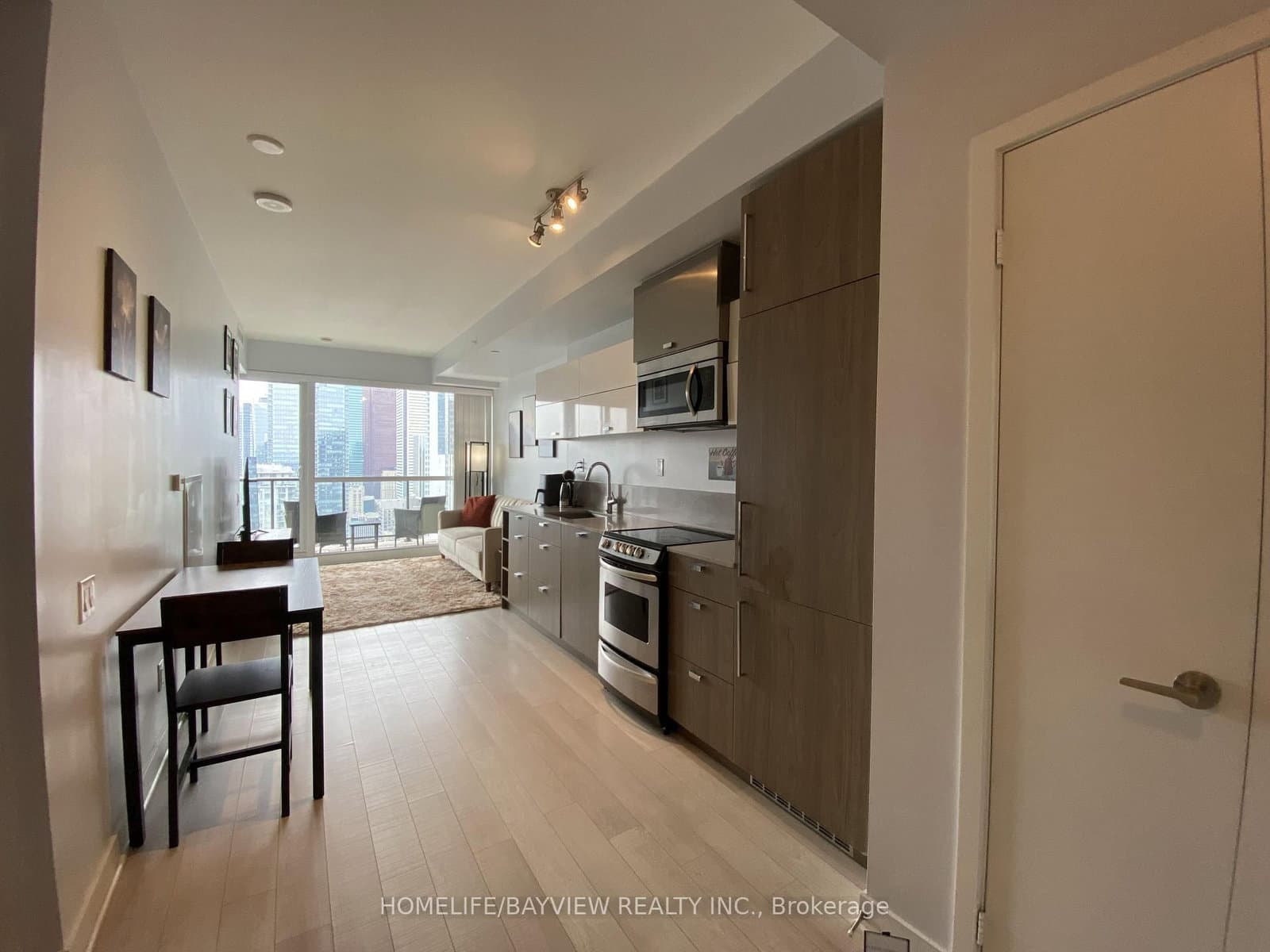 290 Adelaide Street W, Unit 3707 thumbnail 3