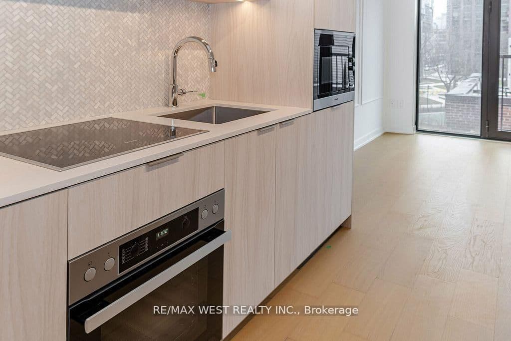 123 Portland Street, Unit 403 thumbnail 12