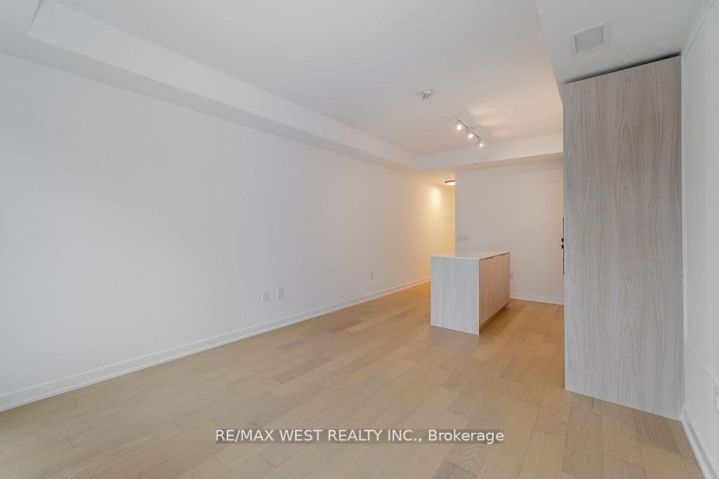 123 Portland Street, Unit 403 thumbnail 19