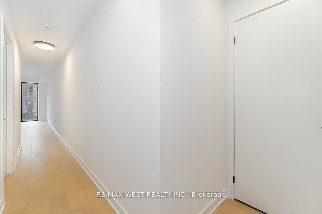 123 Portland Street, Unit 403 thumbnail 5