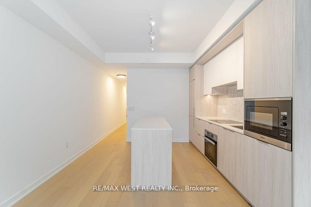 123 Portland Street, Unit 403 thumbnail 8