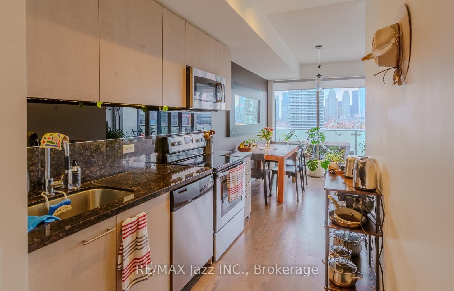 70 Distillery Lane, Unit 1409 thumbnail 2