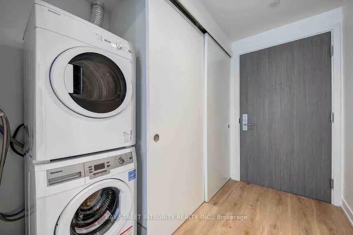 161 Roehampton Avenue, Unit 1609 thumbnail 3