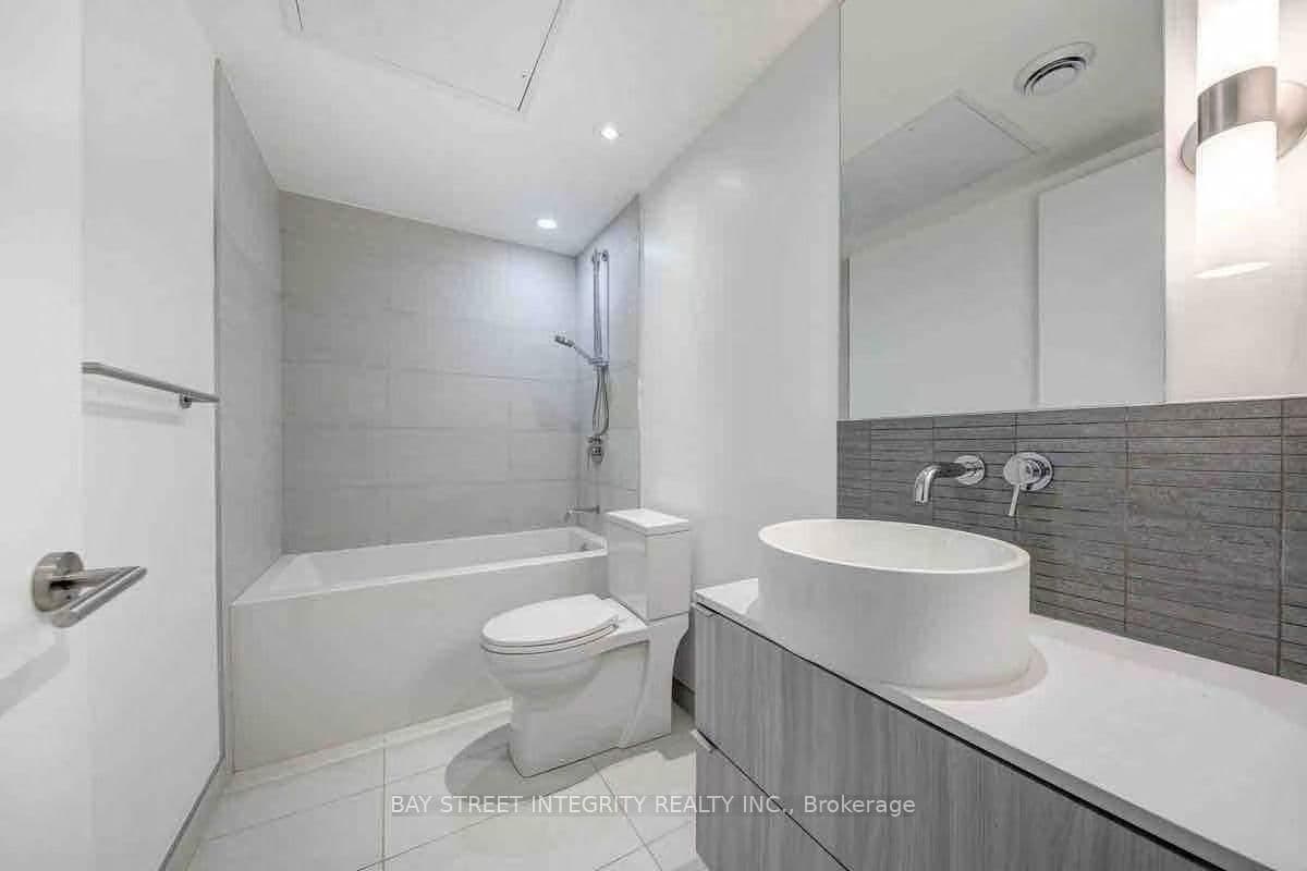 161 Roehampton Avenue, Unit 1609 thumbnail 6