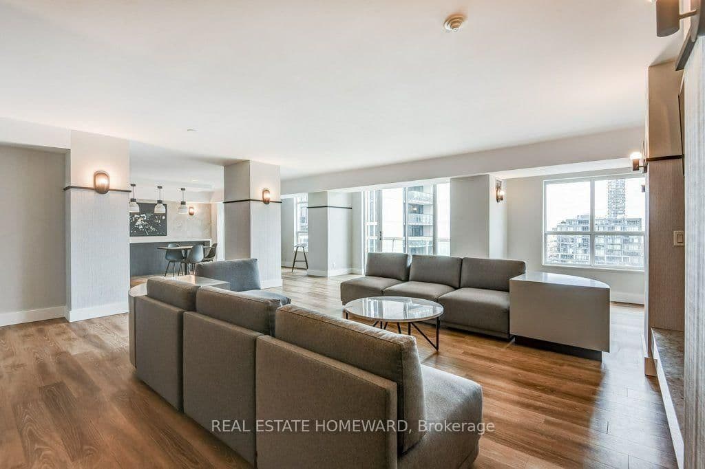 323 E Richmond Street, Unit 1009 thumbnail 31