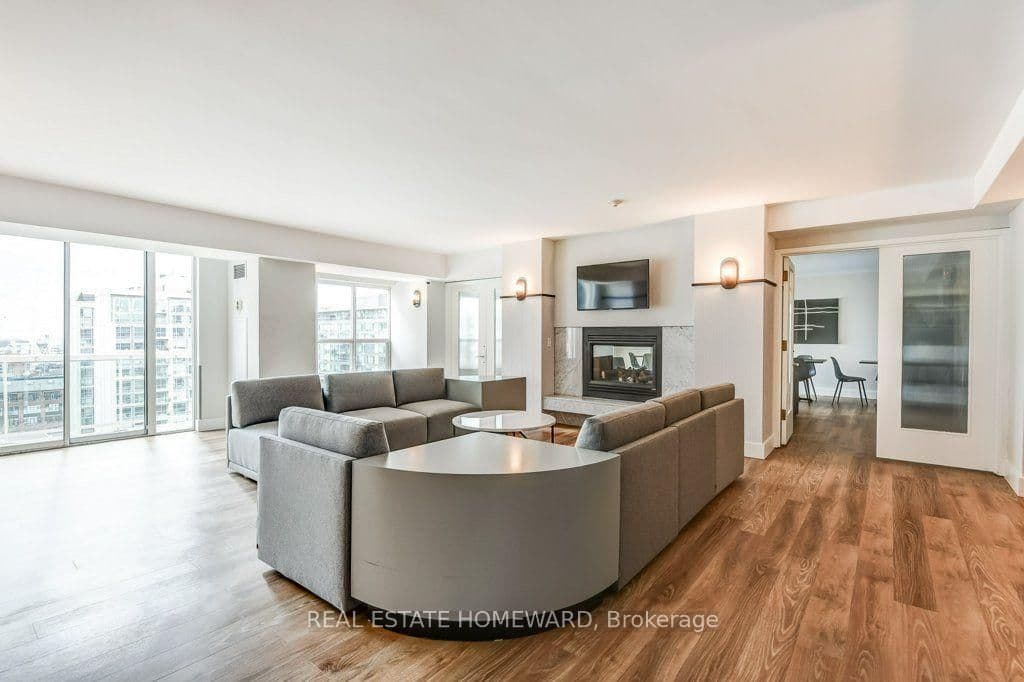 323 E Richmond Street, Unit 1009 thumbnail 32