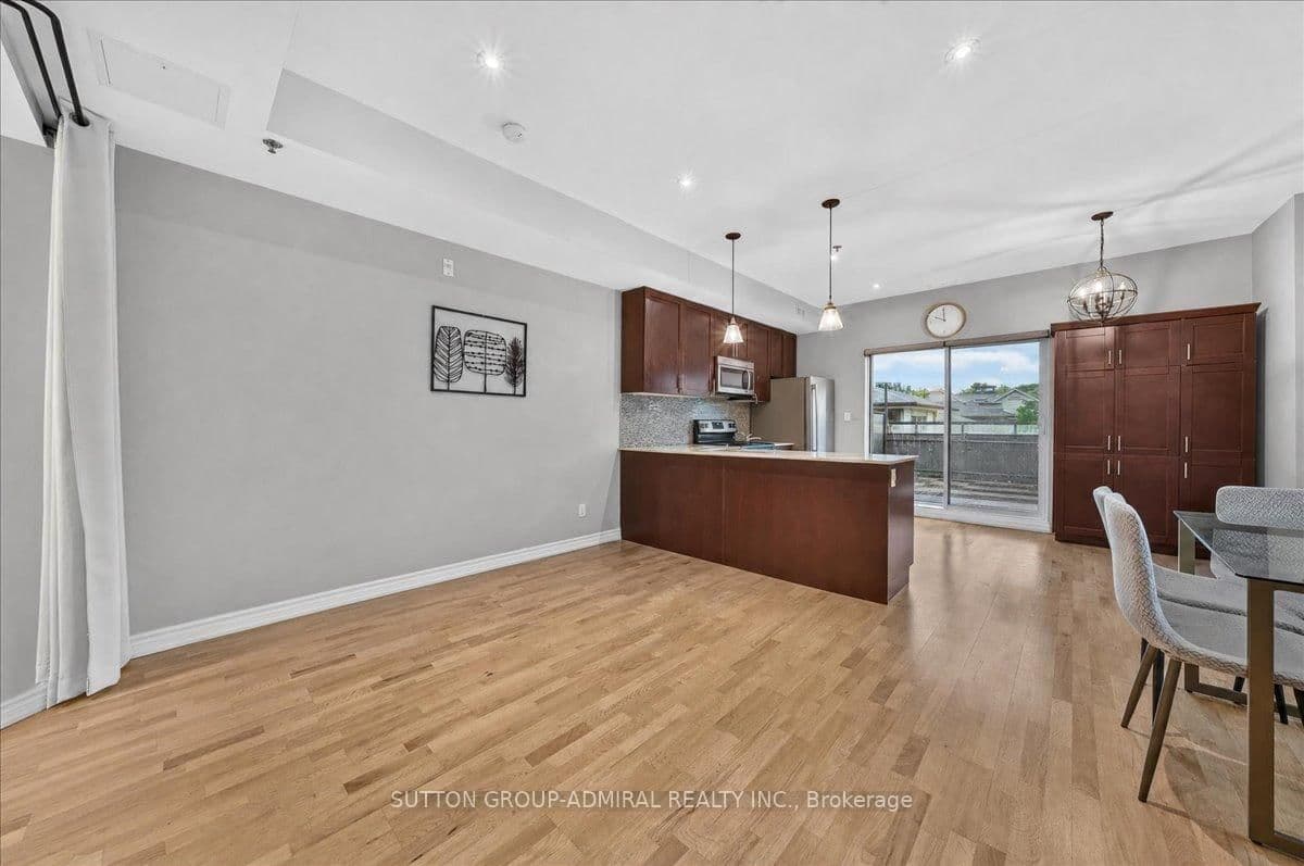 2 Maxwell Street, Unit 202 thumbnail 4