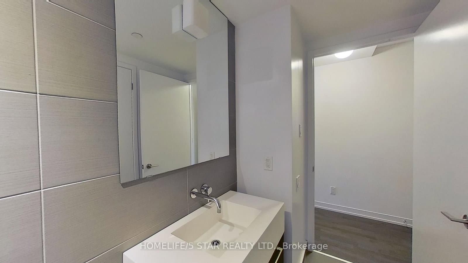 560 King Street W, Unit 618 thumbnail 13