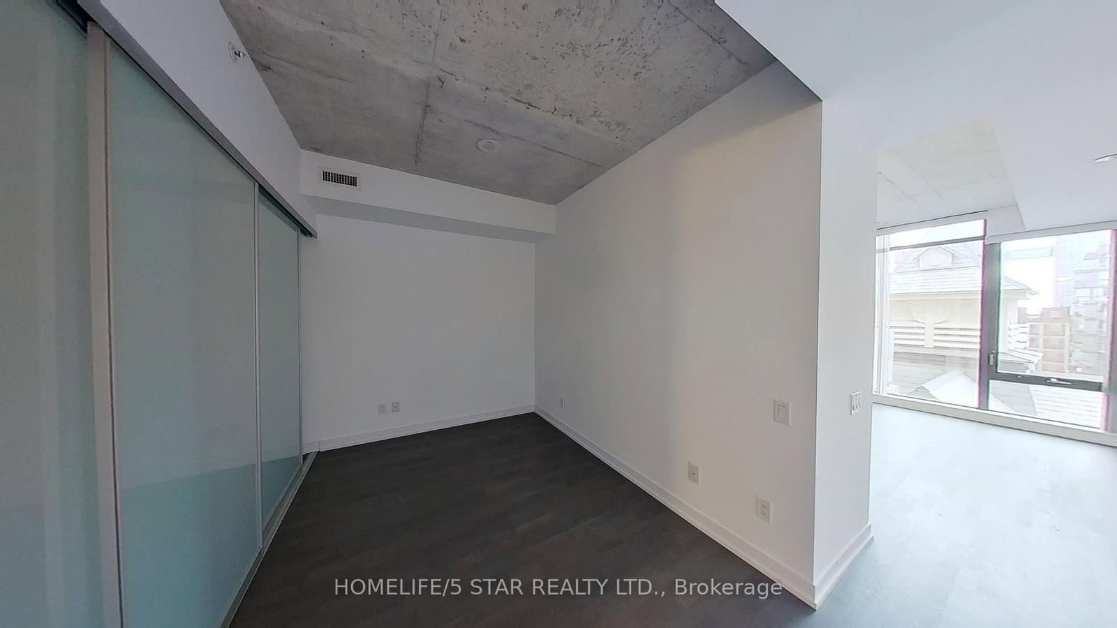 560 King Street W, Unit 618 thumbnail 8