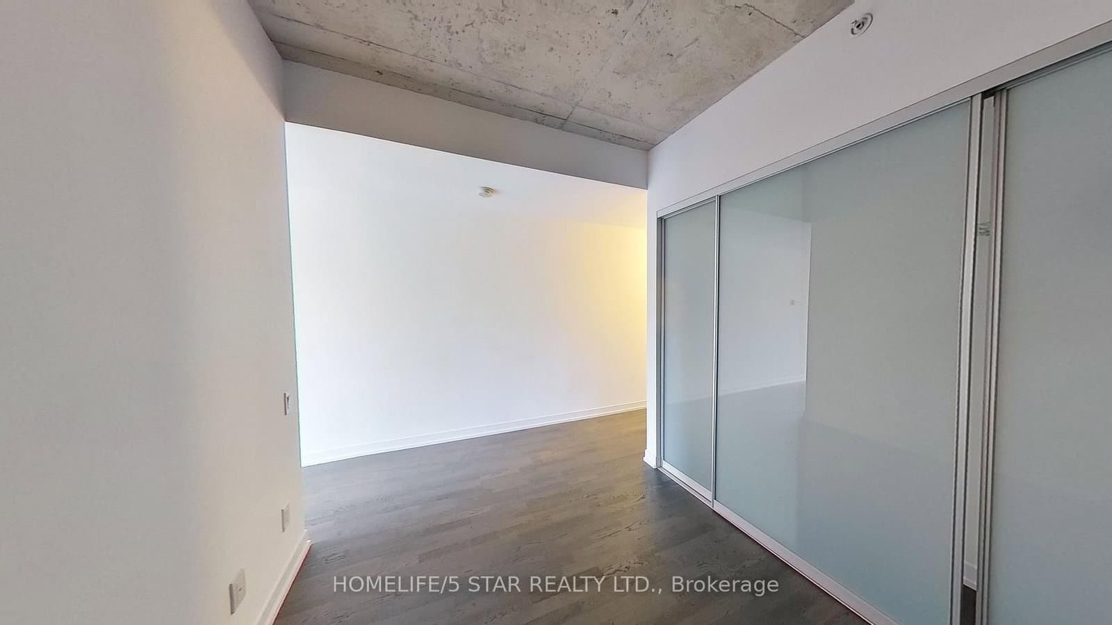 560 King Street W, Unit 618 thumbnail 9