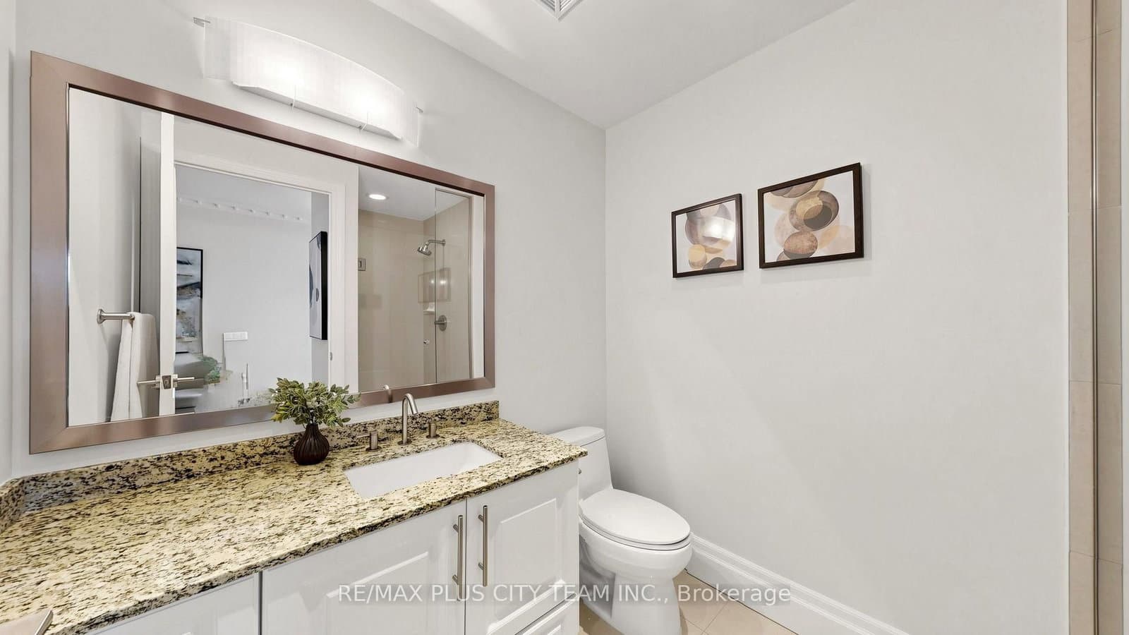 16 Harbour Street, Unit 4302 thumbnail 31
