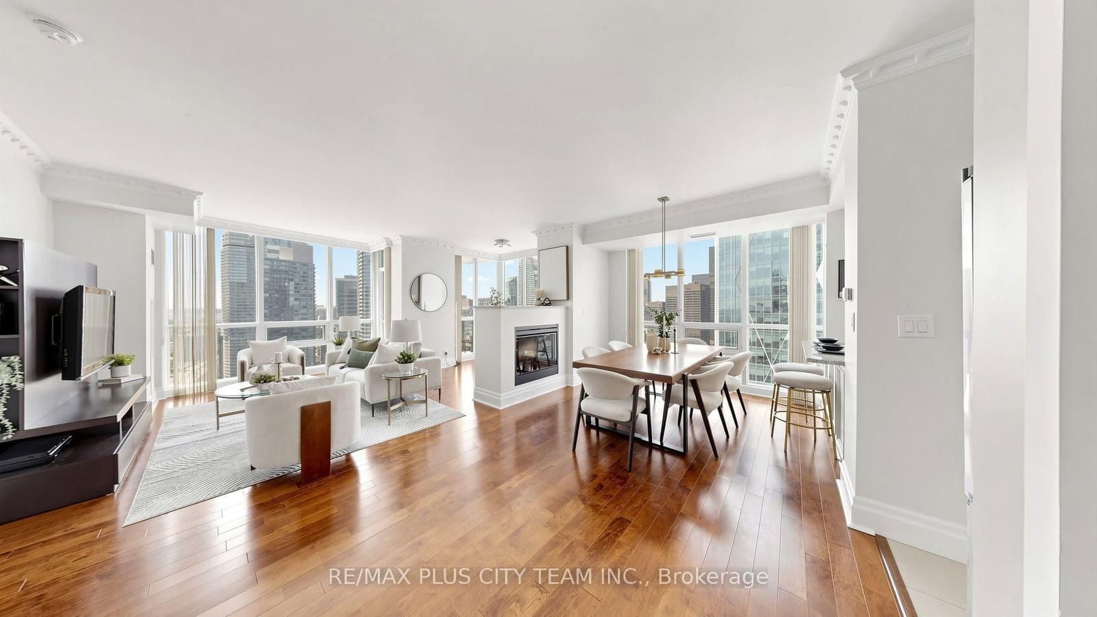 16 Harbour Street, Unit 4302 thumbnail 9