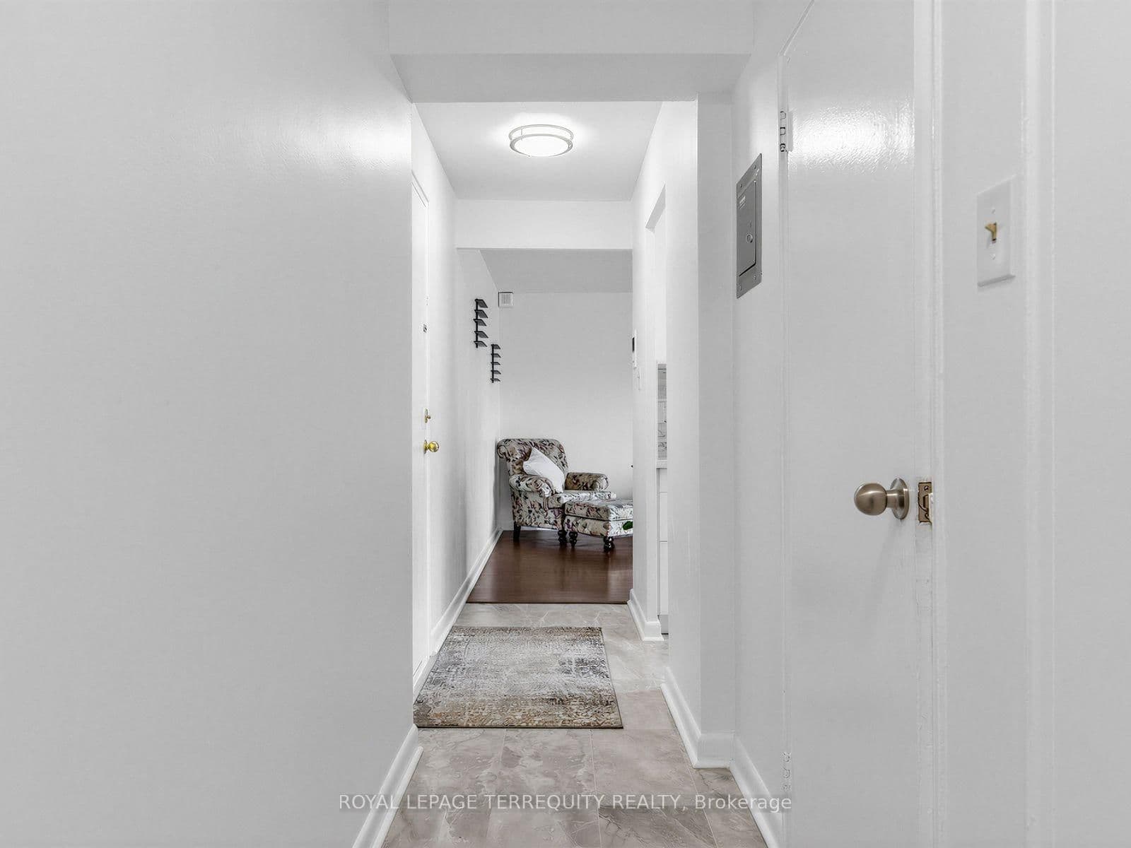 8 Kingsbridge Court, Unit 404 thumbnail 15
