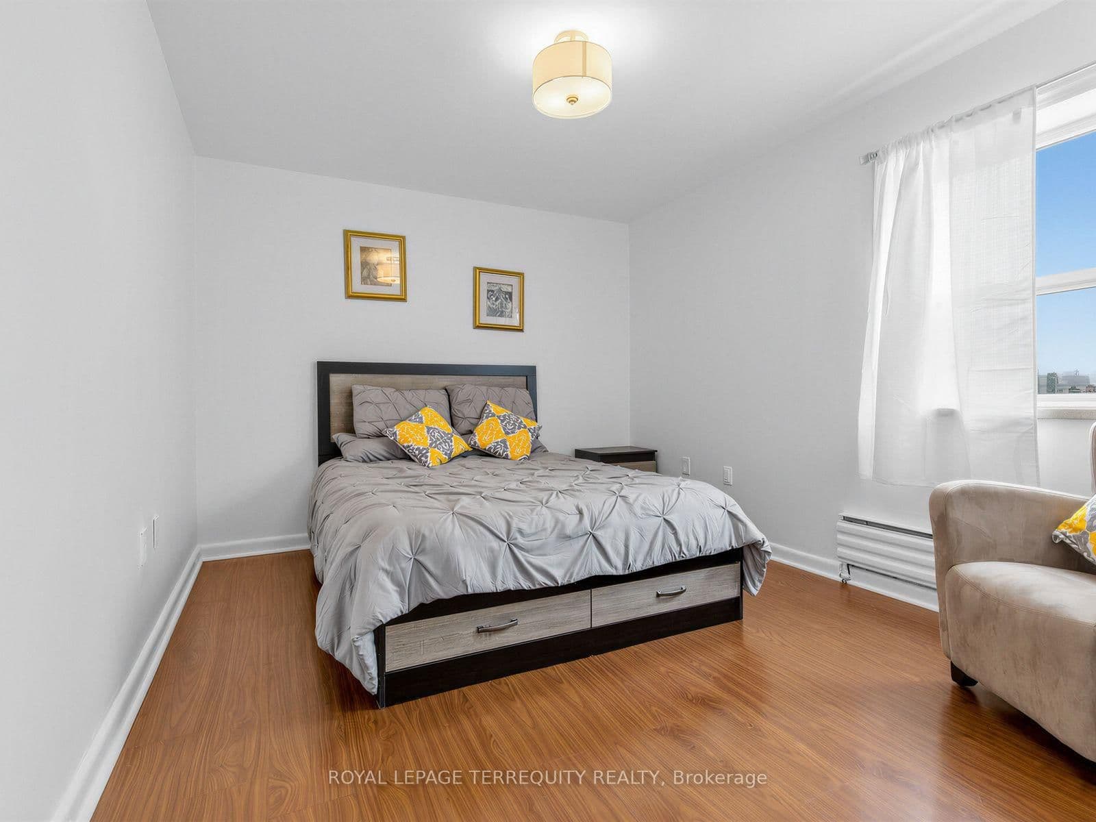 8 Kingsbridge Court, Unit 404 thumbnail 21