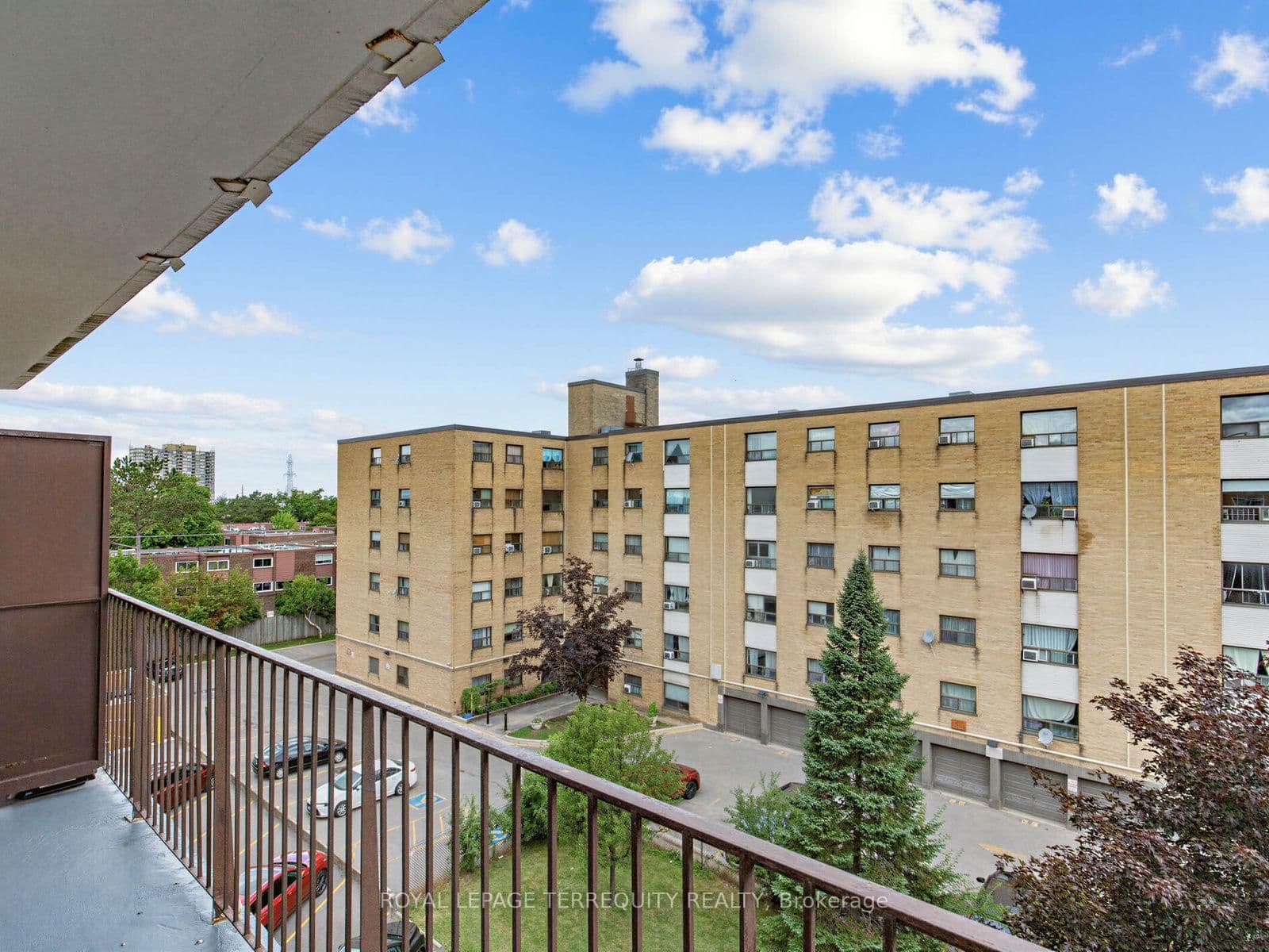 8 Kingsbridge Court, Unit 404 thumbnail 25