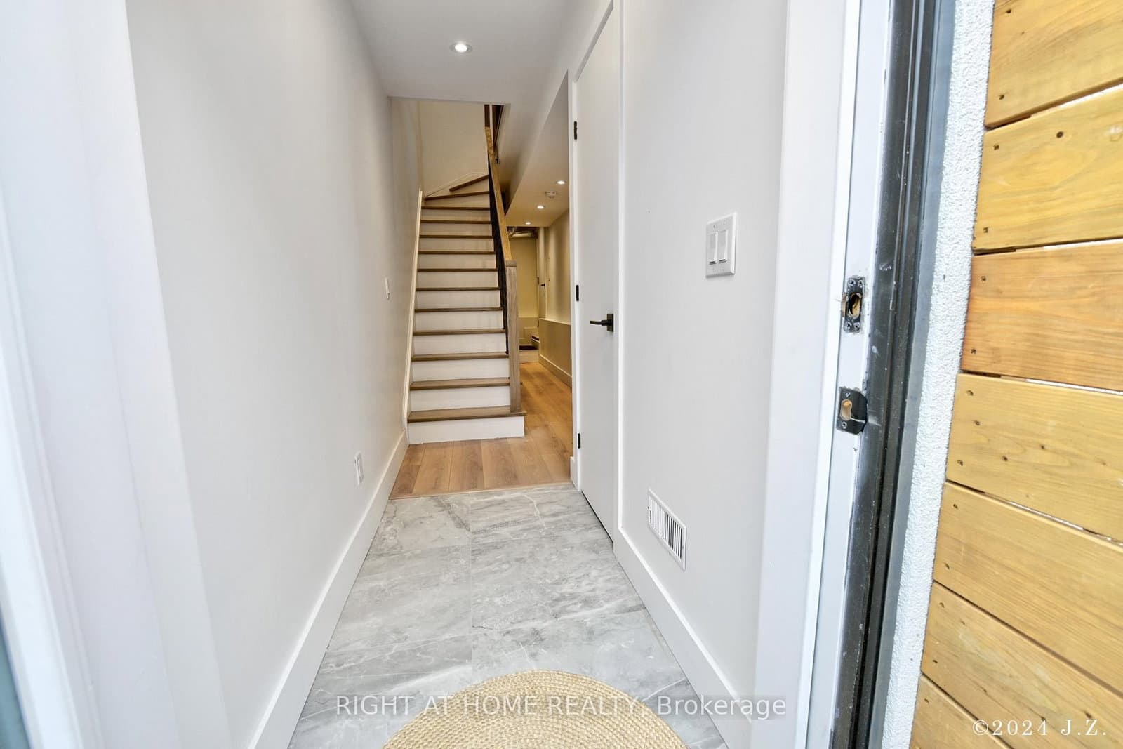 50A Lanark Avenue, Unit CoachHs thumbnail 2