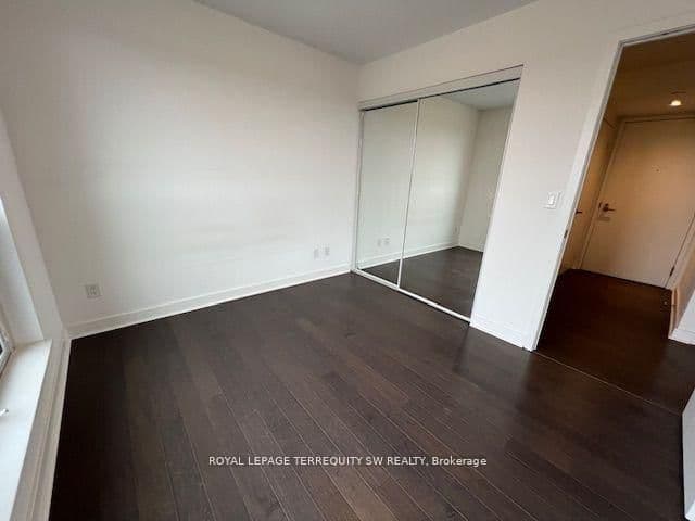 58 Orchard View Boulevard, Unit 902 thumbnail 11