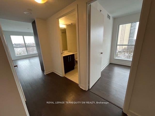 58 Orchard View Boulevard, Unit 902 thumbnail 14