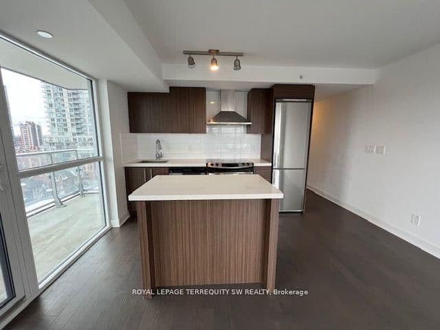 58 Orchard View Boulevard, Unit 902 thumbnail 4