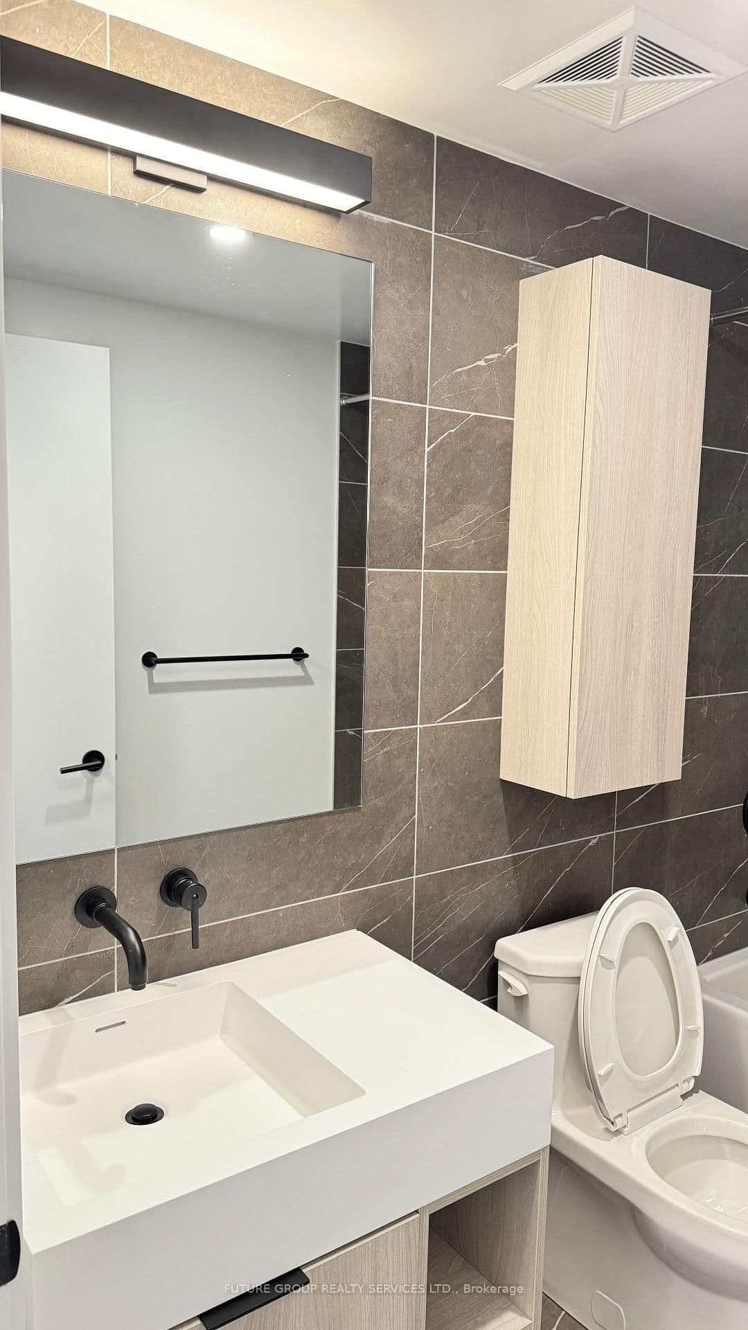 108 Peter Street, Unit 3515 thumbnail 7