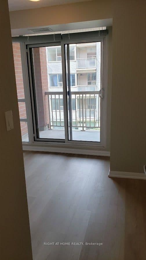 900 Mount Pleasant Road, Unit 327 thumbnail 11