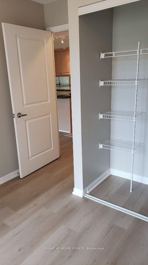 900 Mount Pleasant Road, Unit 327 thumbnail 12