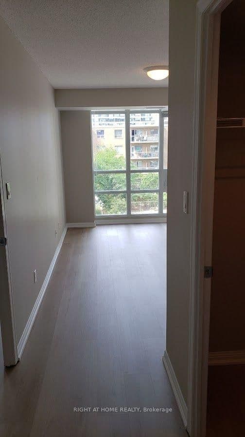 900 Mount Pleasant Road, Unit 327 thumbnail 13