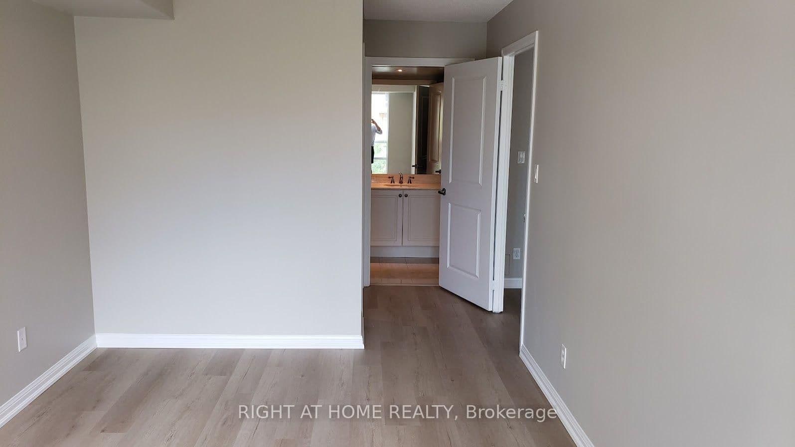 900 Mount Pleasant Road, Unit 327 thumbnail 16